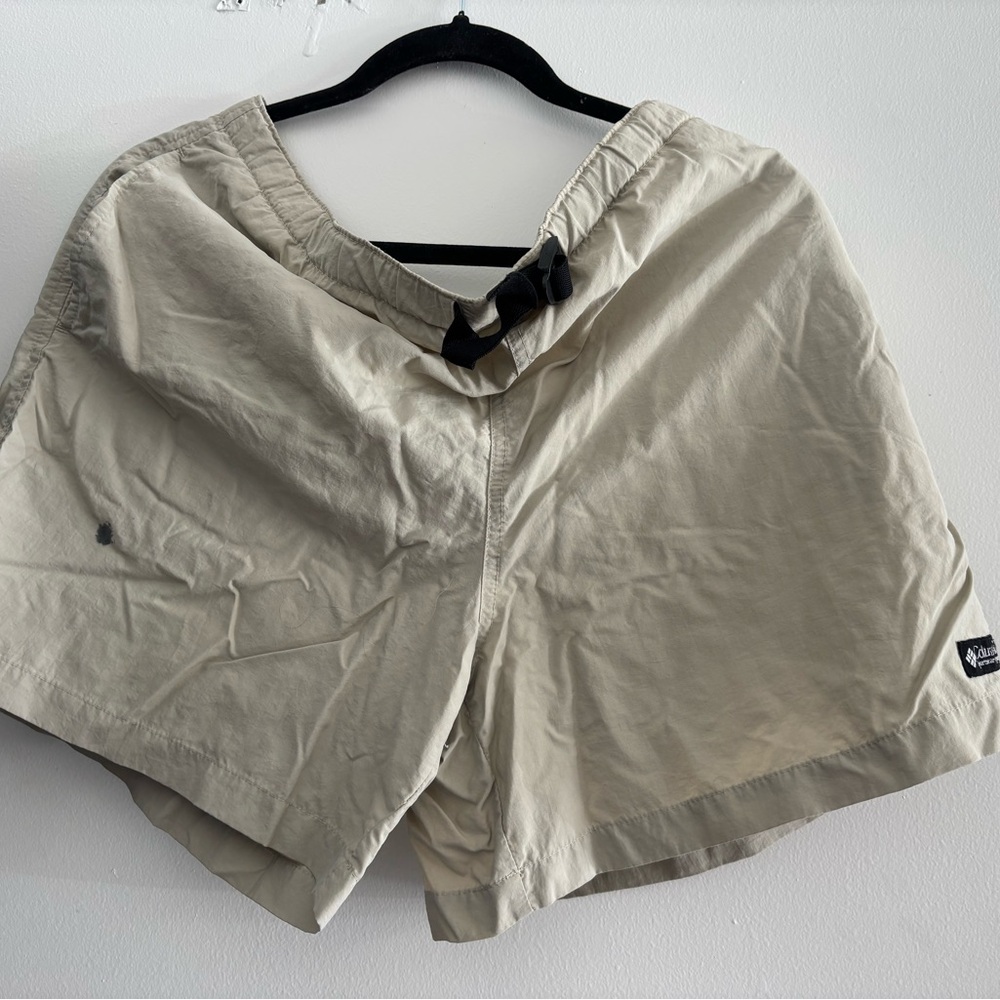 Columbia Women's Cargo Shorts in Tan